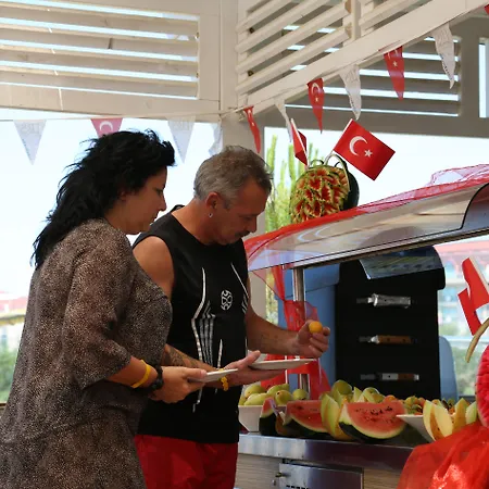 Port River & Ξενοδοχείο 5*