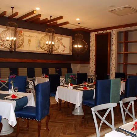 Port River & Hotell