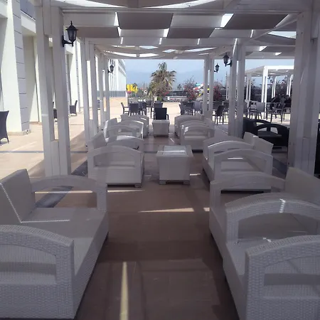 Port River & Ξενοδοχείο