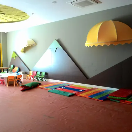 Port River & Ξενοδοχείο 5*